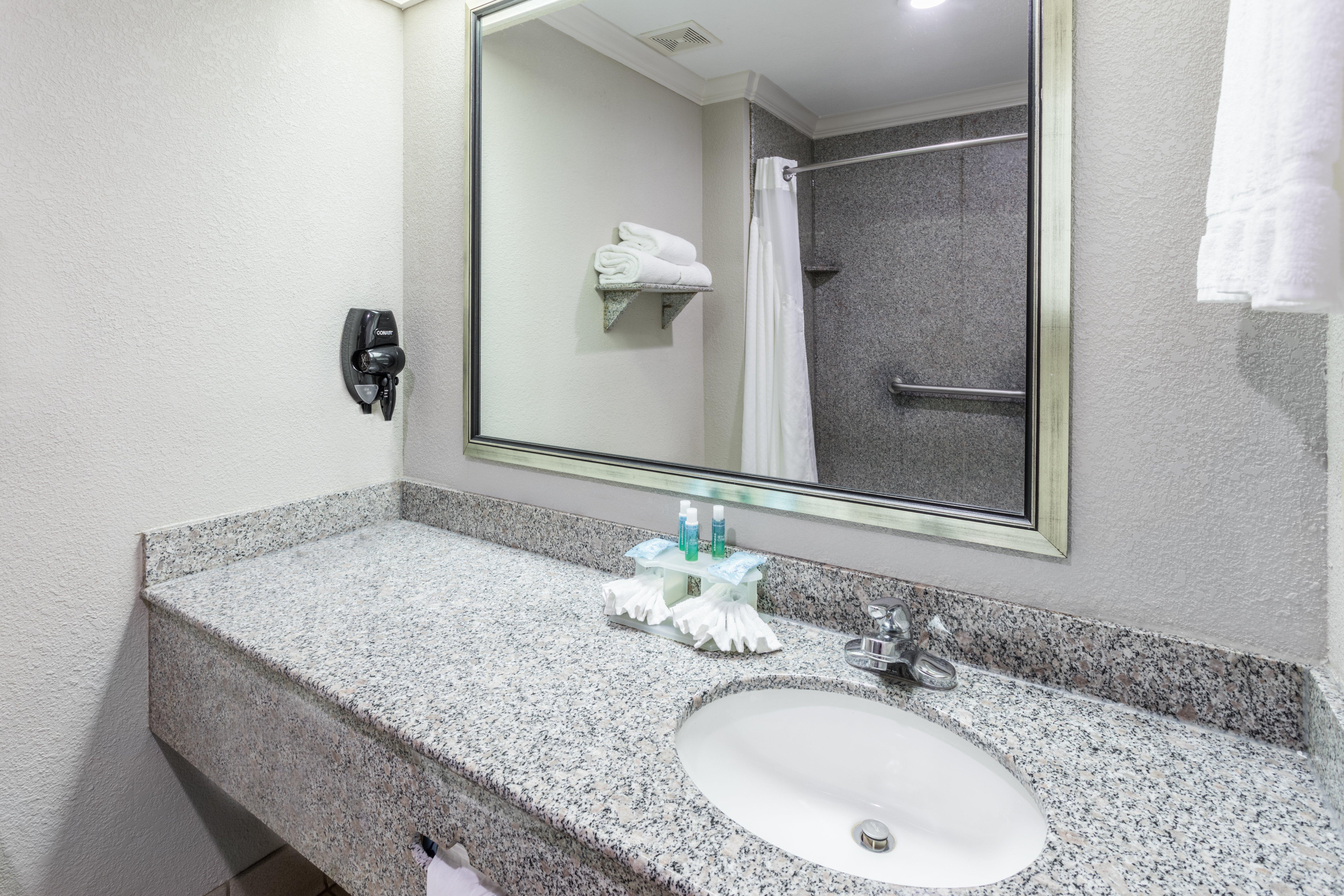 Holiday Inn Express Hotel And Suites Lake Charles By Ihg Eksteriør billede