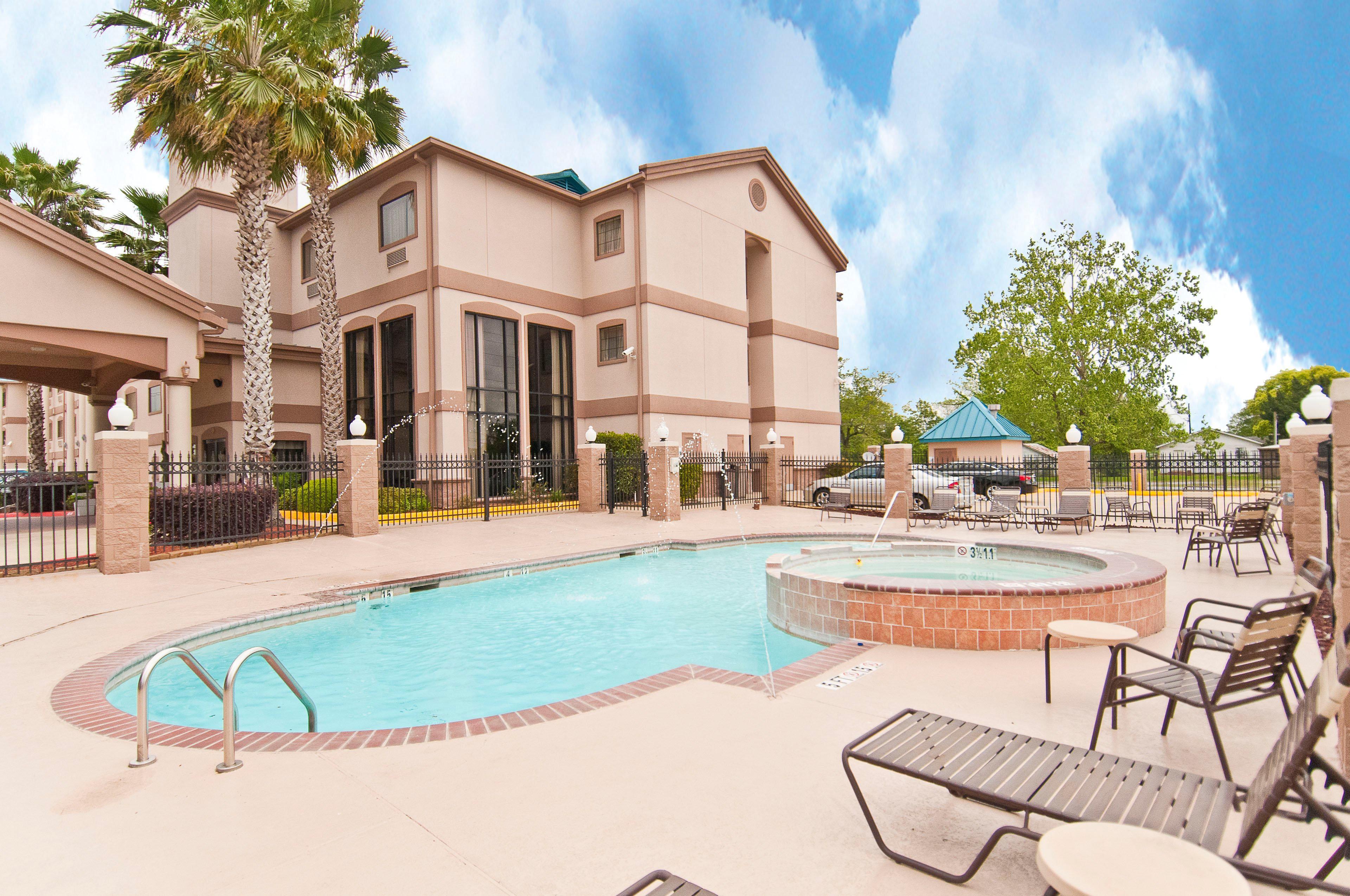 Holiday Inn Express Hotel And Suites Lake Charles By Ihg Eksteriør billede