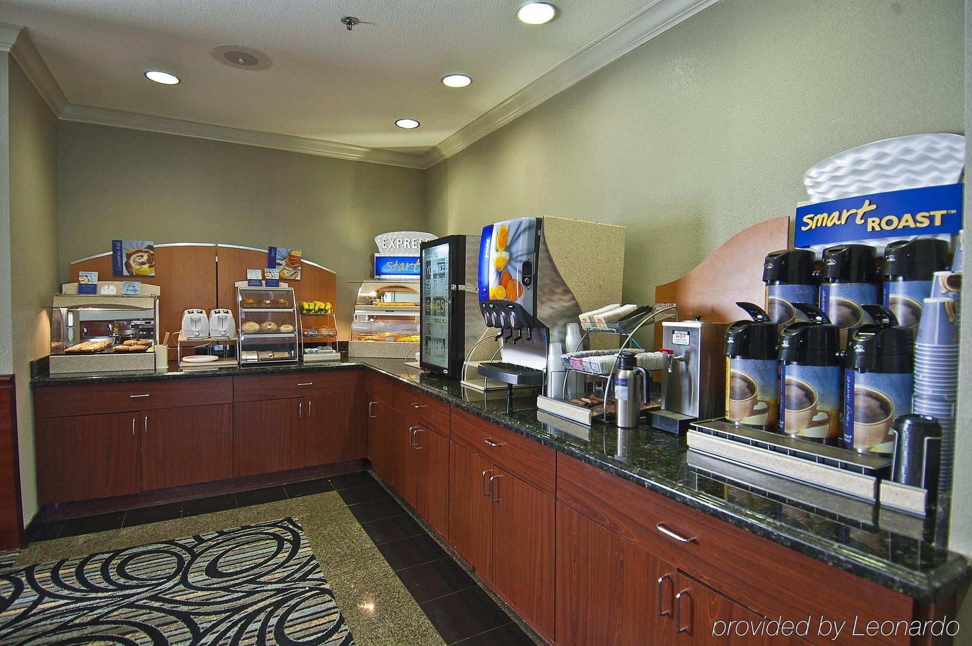 Holiday Inn Express Hotel And Suites Lake Charles By Ihg Restaurant billede